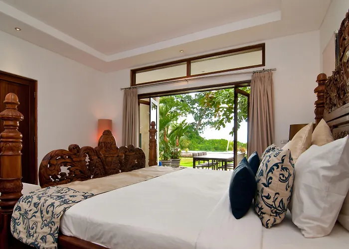 Kaira Hotel