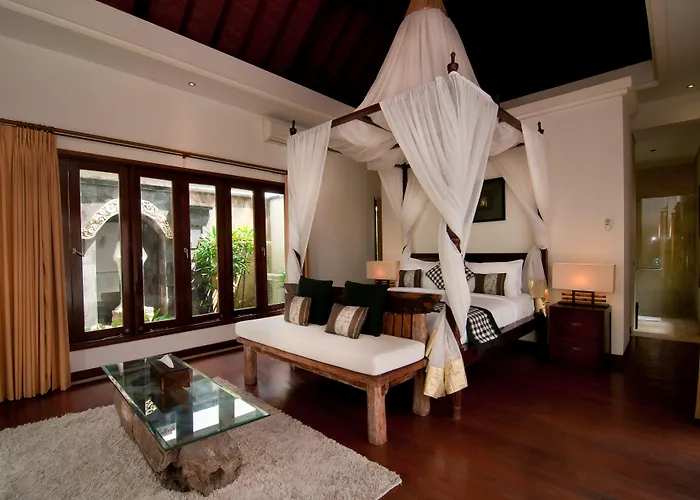 Kaira Hotel